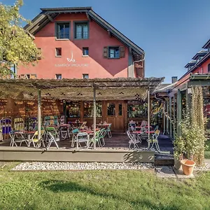 La Maison Rouge Szálloda